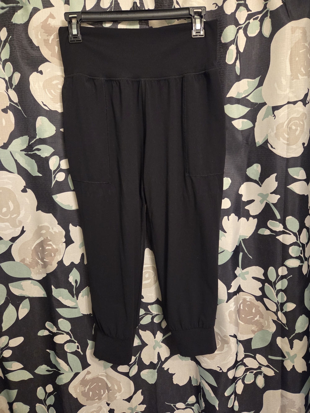 Athleta Black Cropped Jogger Pants Athleisure Pocket Size Medium